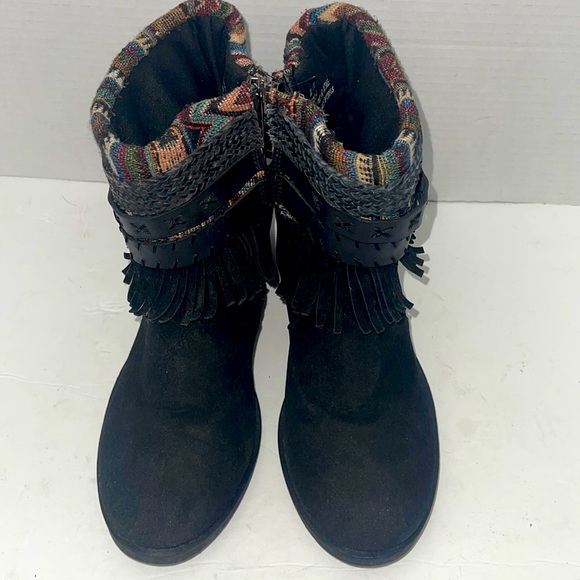 Rue 21 black Fringe Belt Detail Ankle Boots Size 10 - Picture 2 of 8